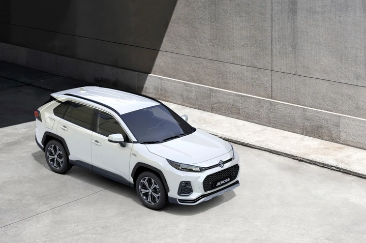 Suzuki Across: immagini ufficiali