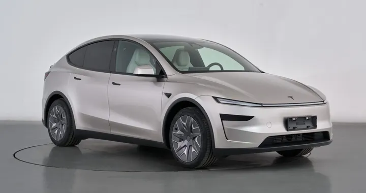 Tesla Model Y L: la nuova sfida a sei posti nel cuore della Cina