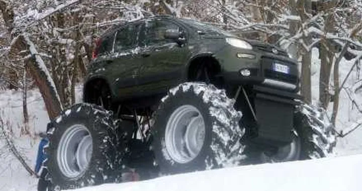 Fiat Panda 4x4 Bigfoot: mostruosa!