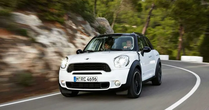 Prime immagini ufficiali per la Mini Countryman