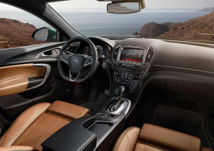 Nuova Opel Insignia: a Francoforte con la novità IntelliLink