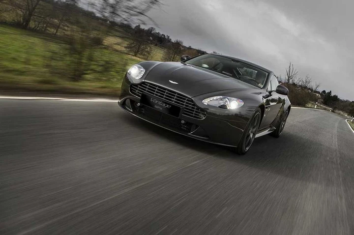 Aston Martin Vantage SP10