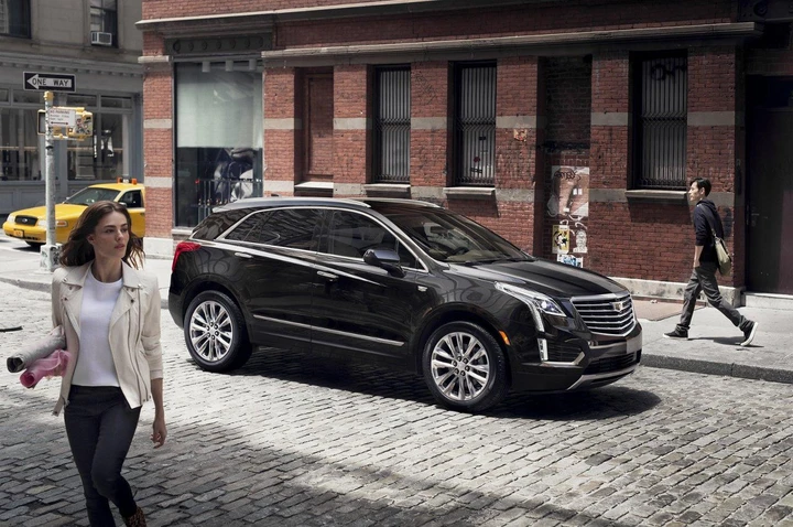 Cadillac XT5: prime immagini ufficiali