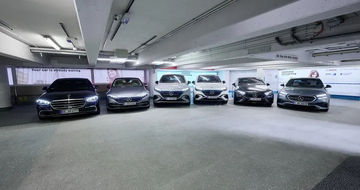 Mercedes: sette modelli adesso posso essere parcheggiati in modo automatico
