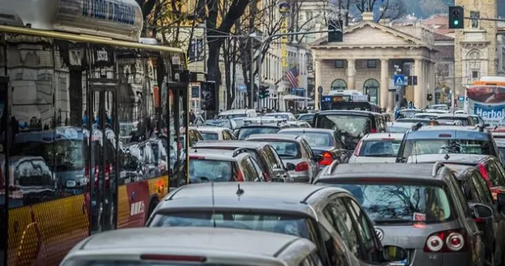Mercato auto: a giugno prosegue il calo del diesel, ed aumentano le emissioni di CO2
