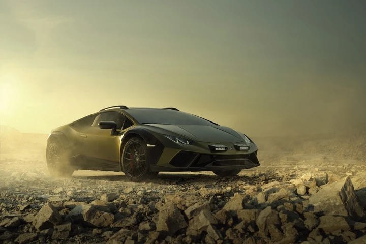Lamborghini Huracán Sterrato: immagini ufficiali