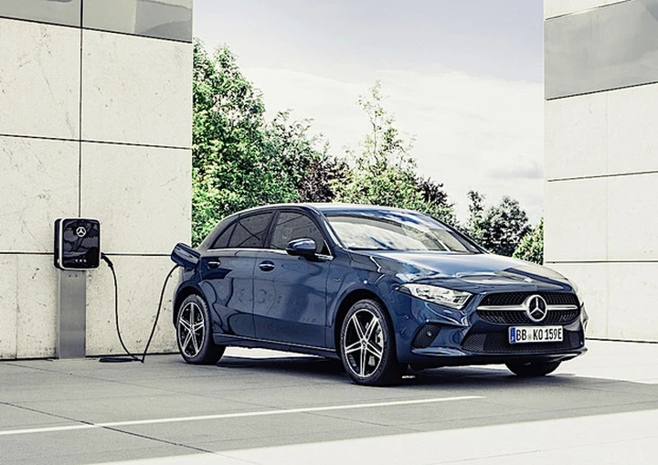 Auto ibride plug-in: cosa sono, come funzionano, convengono?
