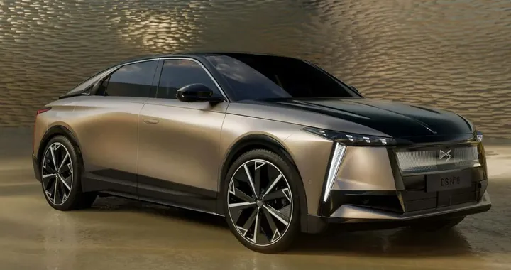 DS N°8: il primo SUV elettrico di lusso made in Italy parte da Melfi