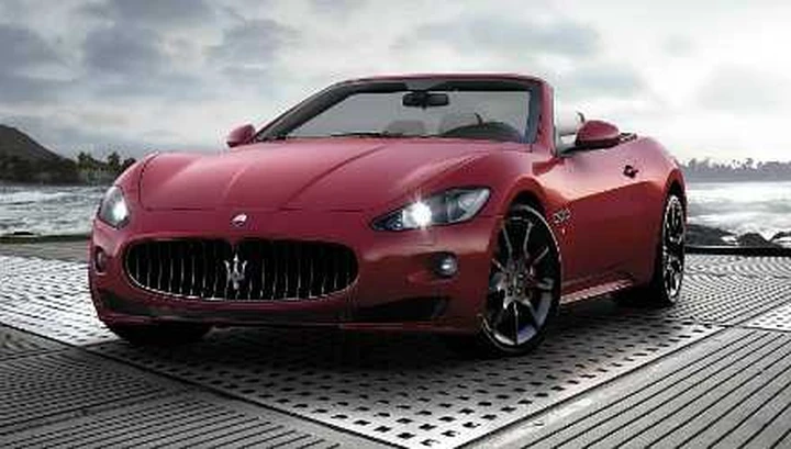 Ruba una Maserati per comprare le uova di Pasqua