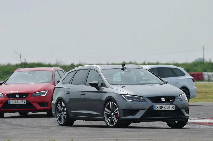 Seat Leon Connect: immagini ufficiali