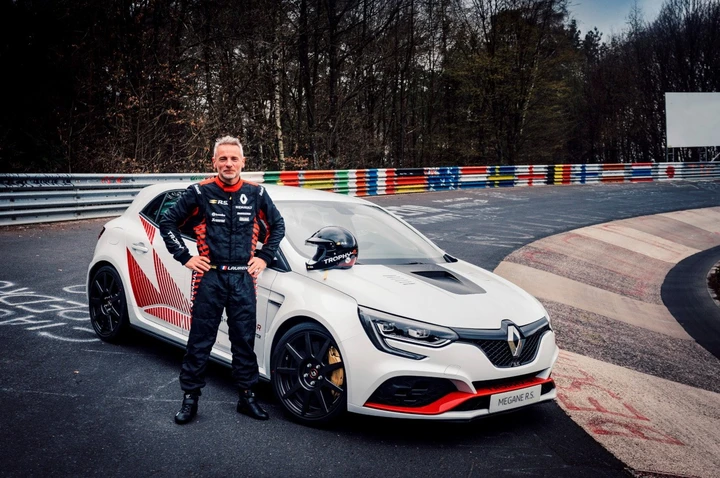 Renault Mégane Trophy-R, record al Nurburgring: immagini ufficiali