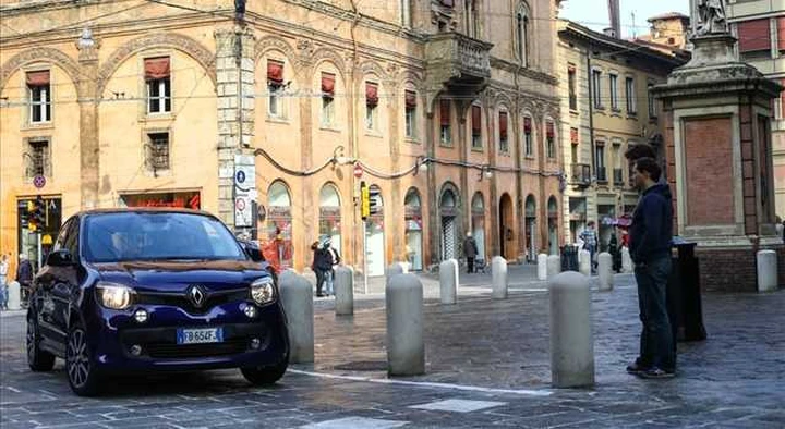 Renault Twingo EDC Lovely, primo contatto