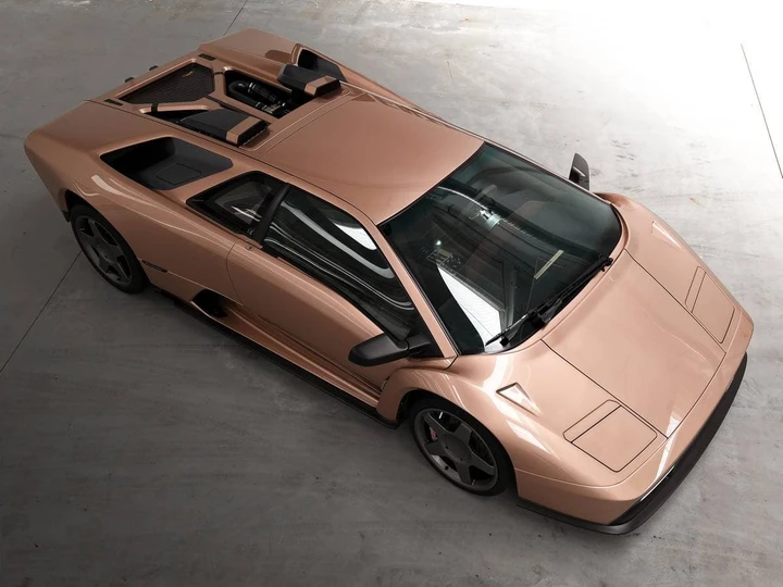 Eccentrica Rose Phoenix: il restomod che rivoluziona la Lamborghini Diablo