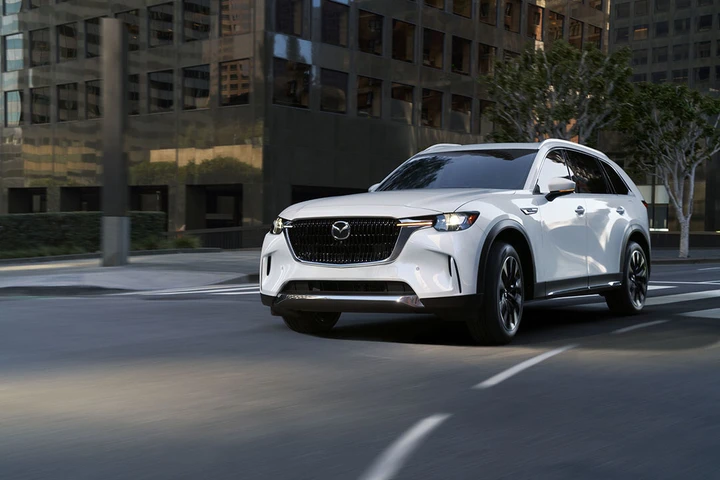 Mazda CX-90 2026: SUV premium tra lusso, sostenibilità e prestazioni
