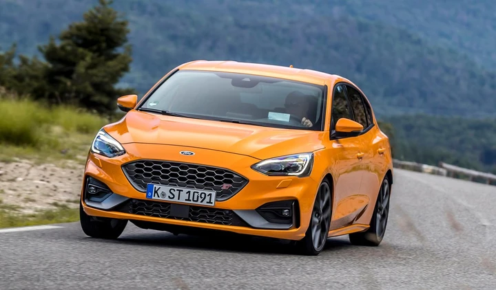 Nuova Ford Focus ST 2020: in strada e in pista con la sportiva da 280 CV
