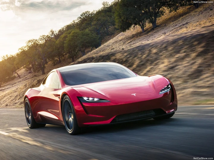 Tesla svela la nuova generazione della Roadster