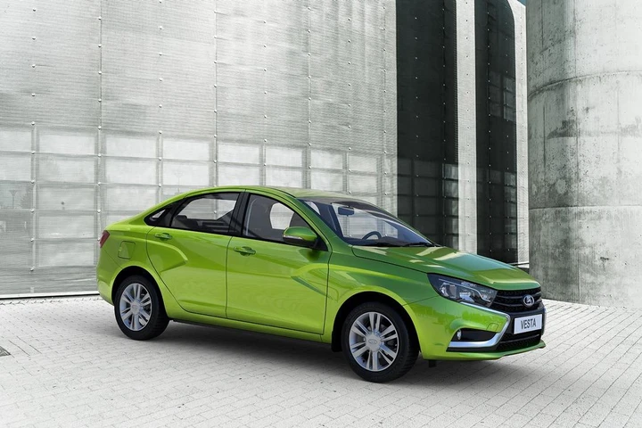 Lada Vesta: immagini ufficiali