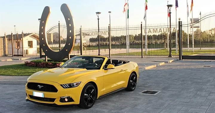 Ford Mustang: perché è la sportiva più venduta al mondo