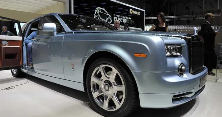 Rolls-Royce 102EX Electric al Salone di Ginevra 2011
