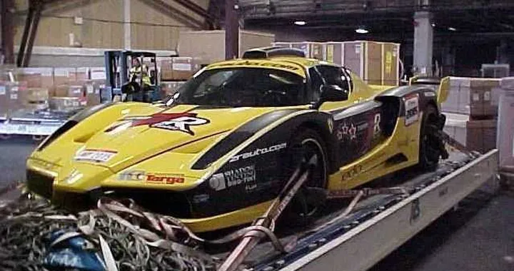 Ferrari Enzo Edo Competition: in officina dopo l'incidente