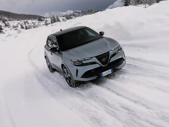 Allarme Alfa Romeo Junior: richiamati oltre 6.400 esemplari in Europa