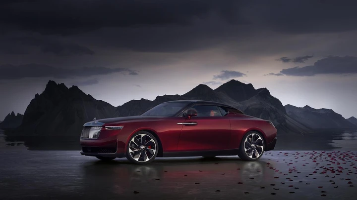 Rolls-Royce Droptail La Rose Noire: presentata la prima di quattro auto esclusive [FOTO]