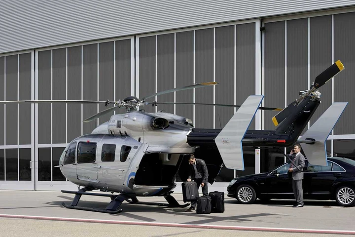Elicottero EC-145  