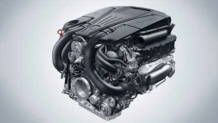 Mercedes: più CV e meno benzina per i V6 e V8