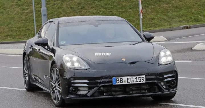 Porsche Panamera: le foto spia del restyling