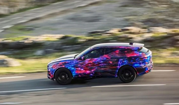 Jaguar F-Pace: nuovi dati tecnici prima del debutto