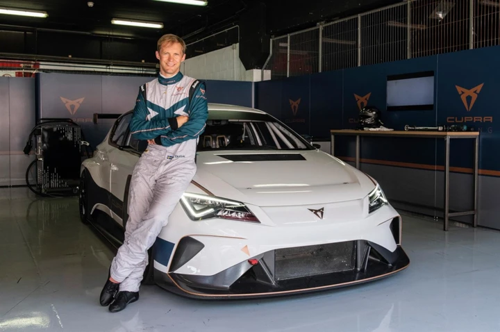 Mattias Ekström e Cupra e-Racer