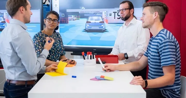 Assistenza alla guida: da Volkswagen la realtà virtuale per i collaudi