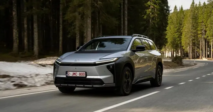 Toyota bZ4X Touring: il SUV elettrico ora pensa alle famiglie