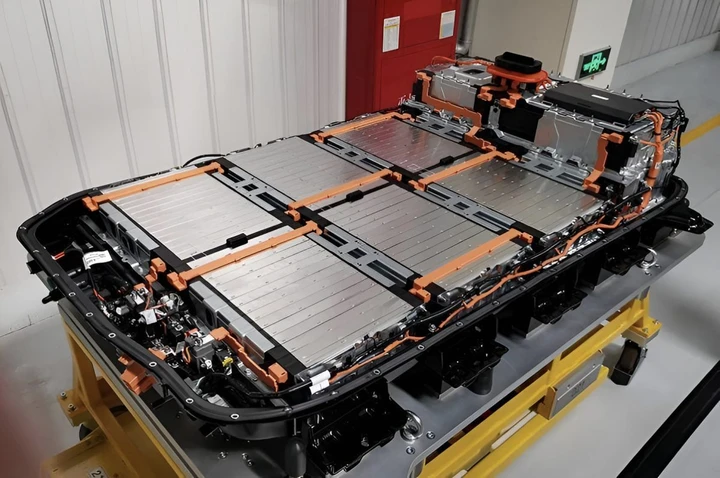 Batterie al sodio pronte al decollo: CATL lancia Naxtra e il mercato guarda al 2026