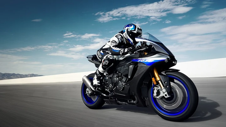 Yamaha YZF-R1M 2018, parte la commercializzazione online