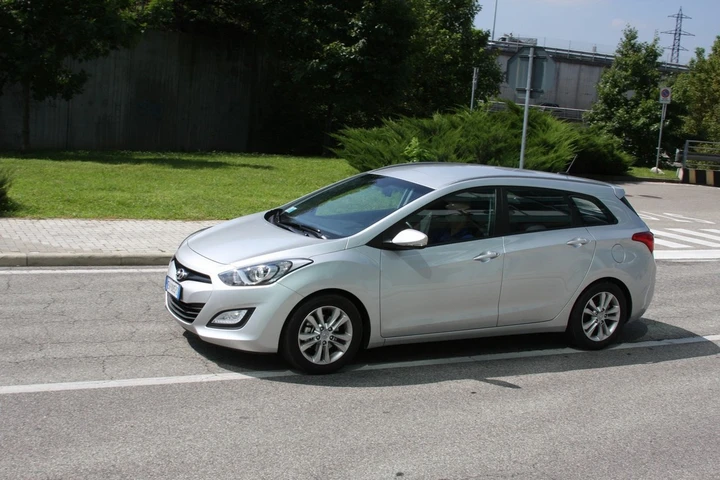 Hyundai i30 Wagon 1.6 CRDi, prova su strada