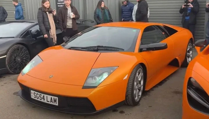 Gli chiedono 33.000 dollari ma lui ripara la sua Lamborghini Murciélago con 2.500 dollari