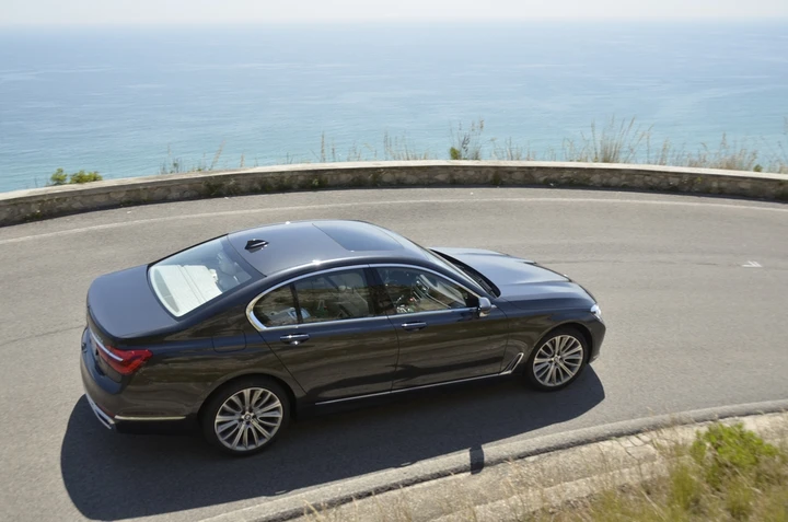 BMW 730d la prova su strada