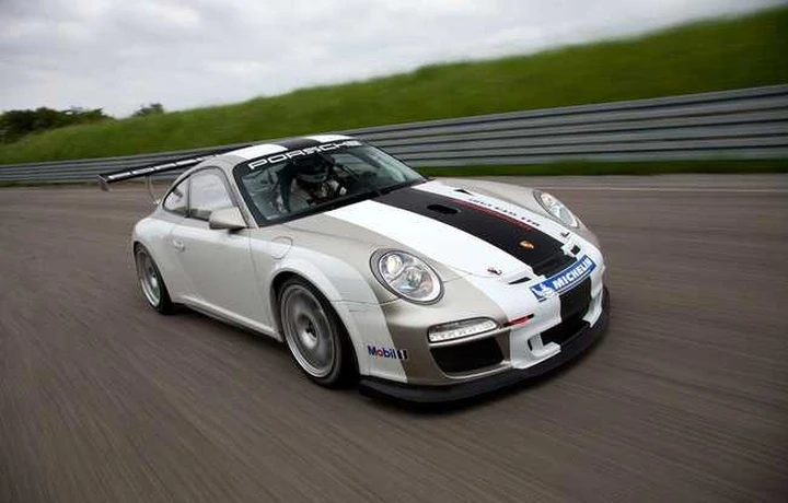 Porsche: scende in pista la 911 GT3 Cup 2012