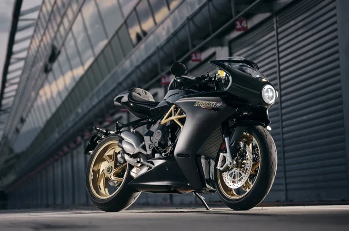 MV Agusta Superveloce 800 2020: immagini ufficiali