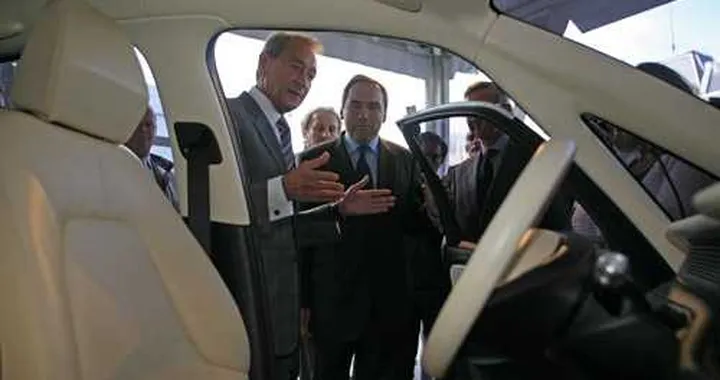 Autolib: a Parigi arriva il noleggio delle eco-automobili