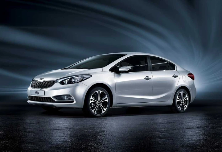 Nuova Kia Forte 2013: le prime immagini ufficiali