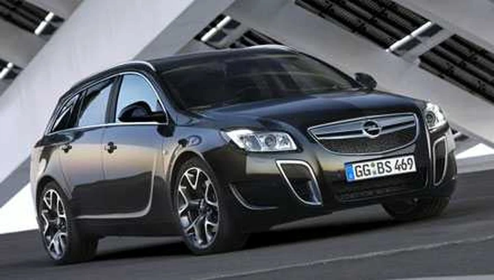 Opel Insignia OPC: debutta l'automatico 6 rapporti