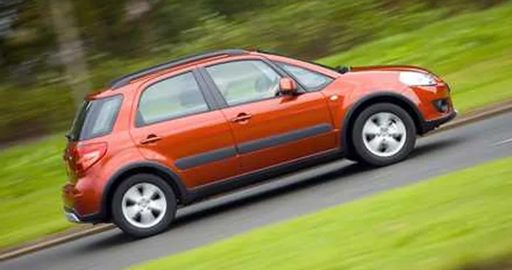 Francoforte: Suzuki presenta il restyling della SX4