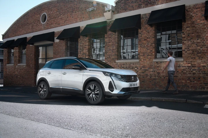 Peugeot 3008 2021: nuove immagini ufficiali