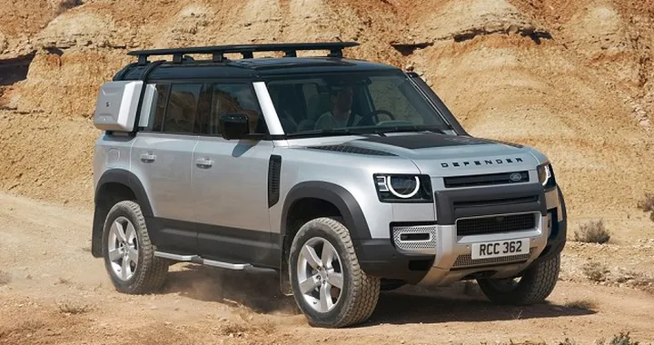 Land Rover Defender: avrà una versione economica e una superlusso