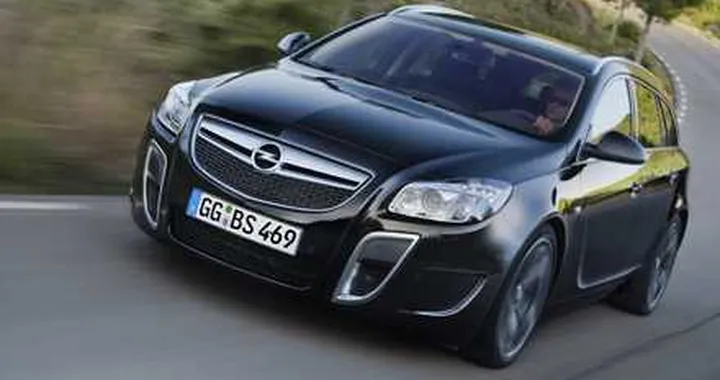 Lavoro duro per la Opel Insignia Sport Tourer OPC