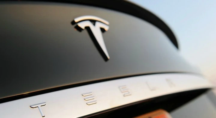 Tesla Model 3: il debutto a marzo sarà parziale