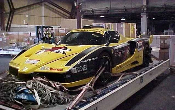 Ferrari Enzo Edo Competition: in officina dopo l'incidente