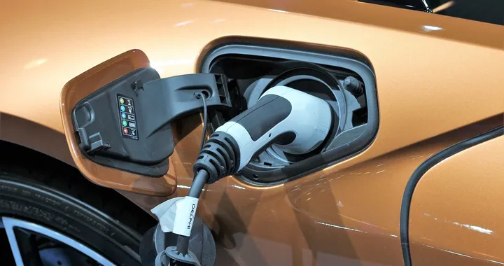 Batterie LFP: cosa sono e vantaggi per costi auto elettriche